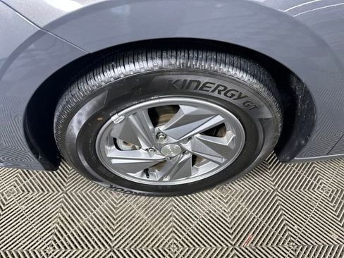 Used 2024 Hyundai Elantra SE image 10