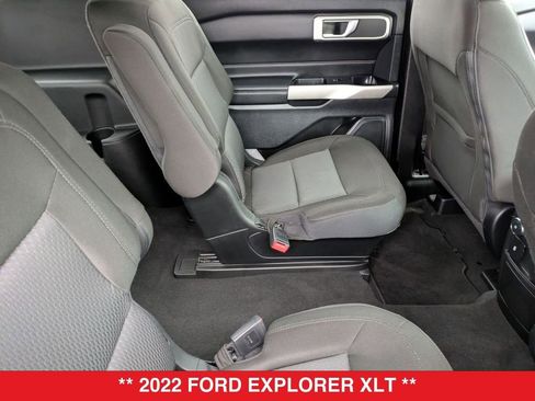 Used 2022 Ford Explorer XLT image 36