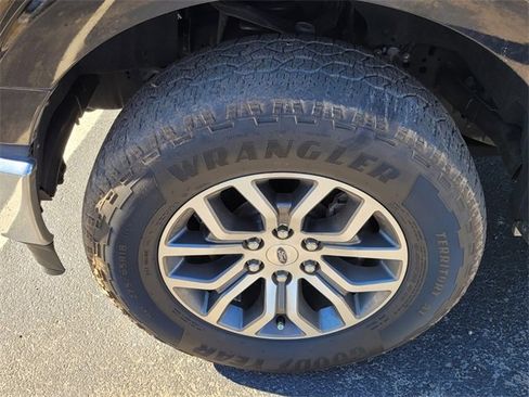 Used 2022 Ford F150 Lariat w/ Equipment Group 501A Mid image 15