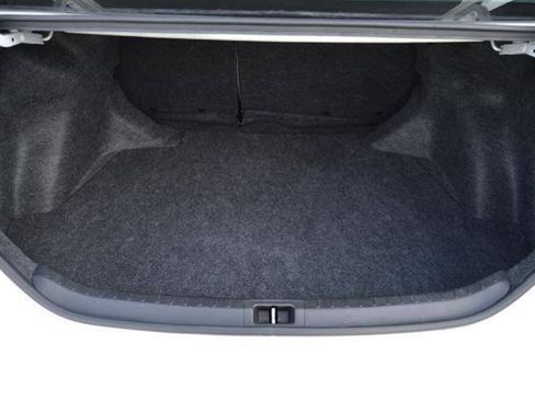 Used 2015 Toyota Corolla LE FWD image 35