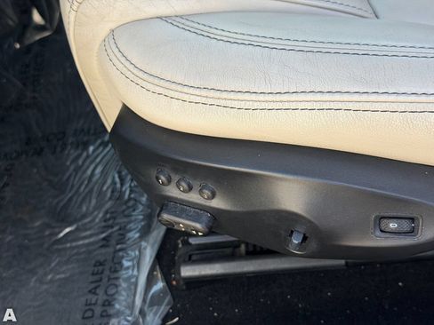 Used 2012 Maserati GranTurismo Sport RWD image 7