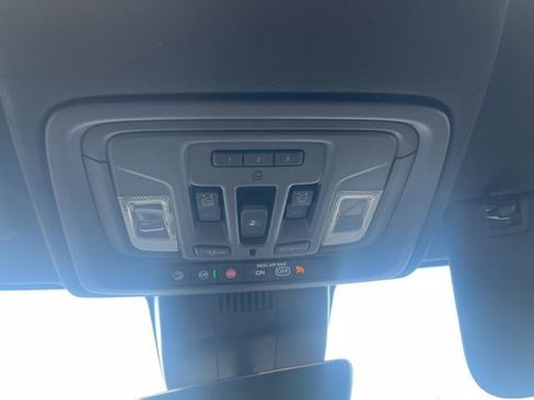 Used 2024 Chevrolet Silverado 3500 High Country image 32