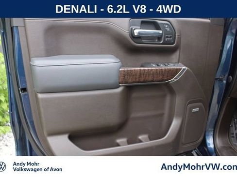 Used 2022 GMC Sierra 1500 Denali w/ Denali Reserve Package AWD/4WD image 17