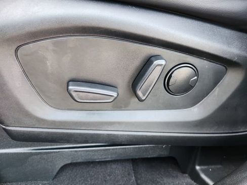 Used 2023 Ford Explorer XLT w/ Equipment Group 202A image 22