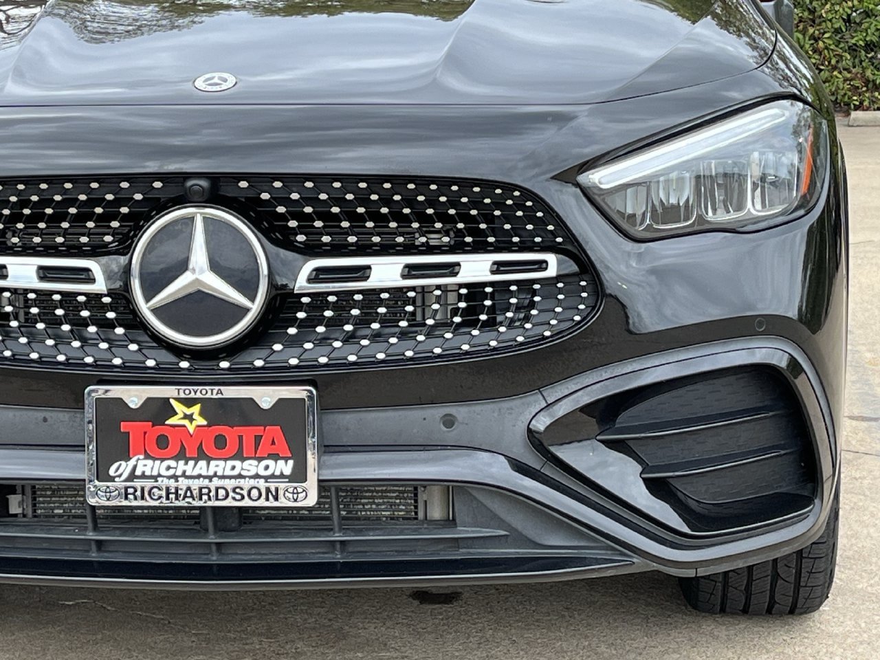 Used 2024 Mercedes-Benz GLA 250 4MATIC w/ AMG Night Package image 8