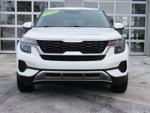 Used 2022 Kia Seltos LX image 2