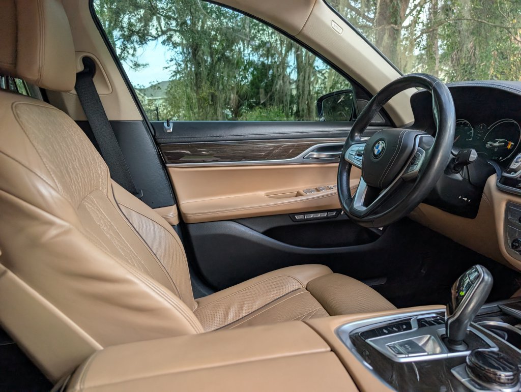 Used 2016 BMW 750i xDrive AWD/4WD image 10