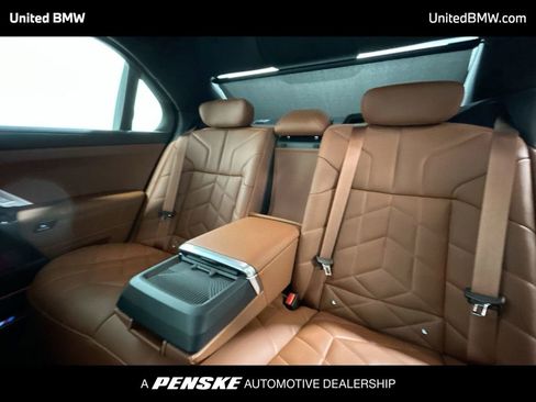 Used 2025 BMW 760i xDrive AWD/4WD image 21