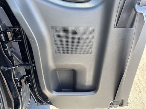 Used 2013 Nissan Frontier SV image 10