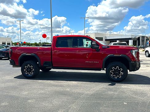 Used 2024 GMC Sierra 2500 AT4X AWD/4WD image 9