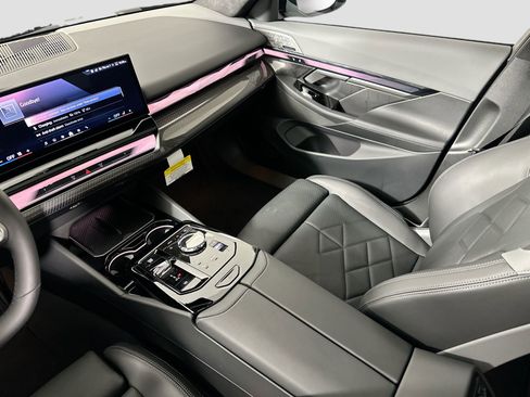 New 2026 BMW 550e xDrive w/ Executive Package image 24