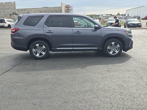Used 2025 Honda Pilot EX-L image 9