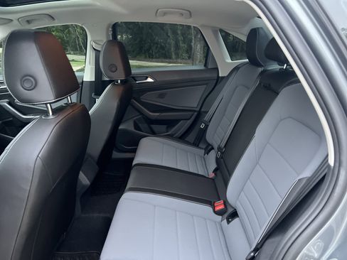Used 2025 Volkswagen Jetta SE w/ Sunroof Package FWD image 29