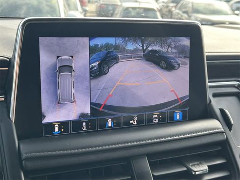 Used 2021 Chevrolet Suburban Z71 w/ Luxury Package image 39