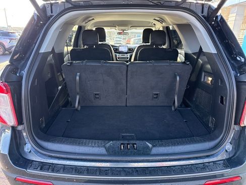 Used 2022 Ford Explorer XLT w/ Equipment Group 202A image 27