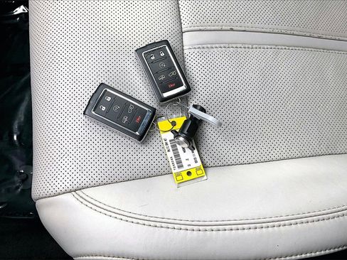 Used 2022 Jeep Wagoneer Series III image 32