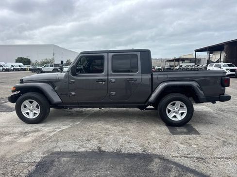 Used 2022 Jeep Gladiator Sport AWD/4WD image 7