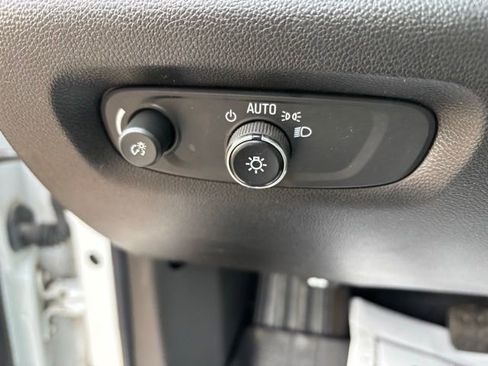 Used 2022 Chevrolet Traverse RS image 7