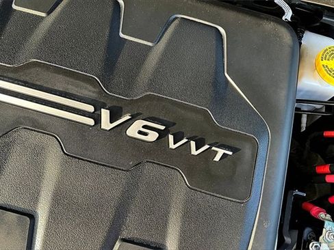 Used 2019 Jeep Cherokee Limited image 28