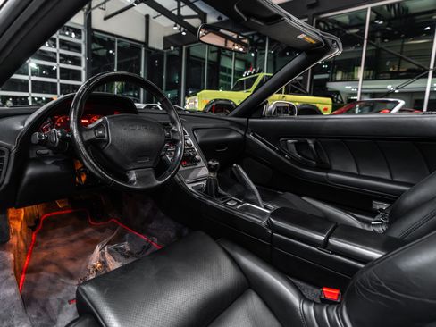 Used 2004 Acura NSX T image 7