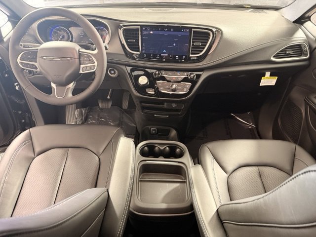 New 2027 Chrysler Pacifica Select w/ Family Tech Group FWD image 33