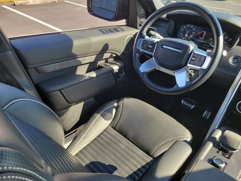 Used 2023 Land Rover Discovery HSE R-Dynamic image 15