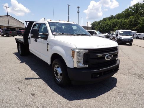 Used 2019 Ford F350 XL w/ Power Equipment Group RWD image 11