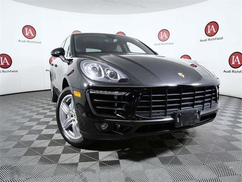 Used 2017 Porsche Macan S image 2