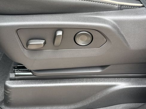 New 2026 Chevrolet Suburban Premier AWD/4WD image 19