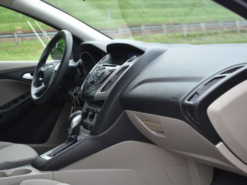 Used 2014 Ford Focus SE image 16