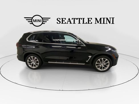 Used 2025 BMW X5 xDrive40i w/ Climate Comfort Package AWD/4WD image 13