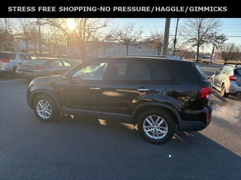 Used 2015 Kia Sorento LX image 6