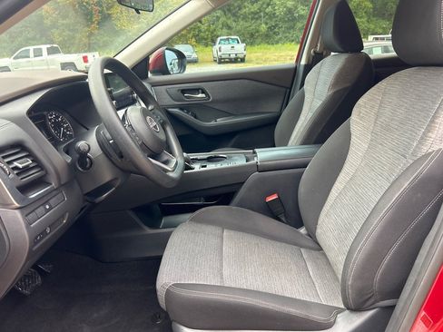 Used 2023 Nissan Rogue SV FWD image 8