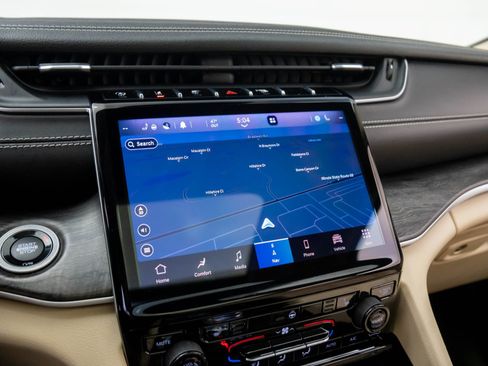 Used 2021 Jeep Grand Cherokee L Limited image 23