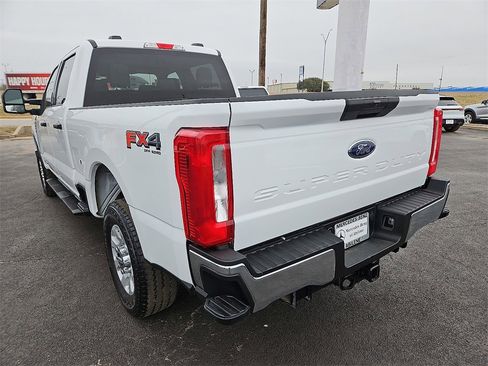 Used 2024 Ford F250 XLT w/ FX4 Off-Road Package image 5