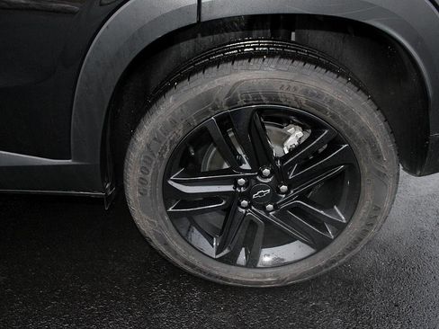 Used 2024 Chevrolet Trax ACTIV w/ Sunroof Package image 9