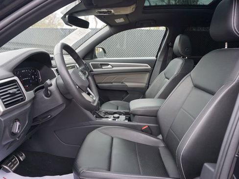 Used 2023 Volkswagen Atlas Cross Sport SEL R-Line image 9