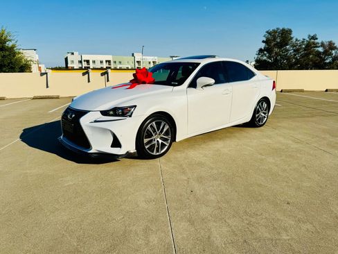 Used 2020 Lexus IS 300 w/ Premium Package image 7
