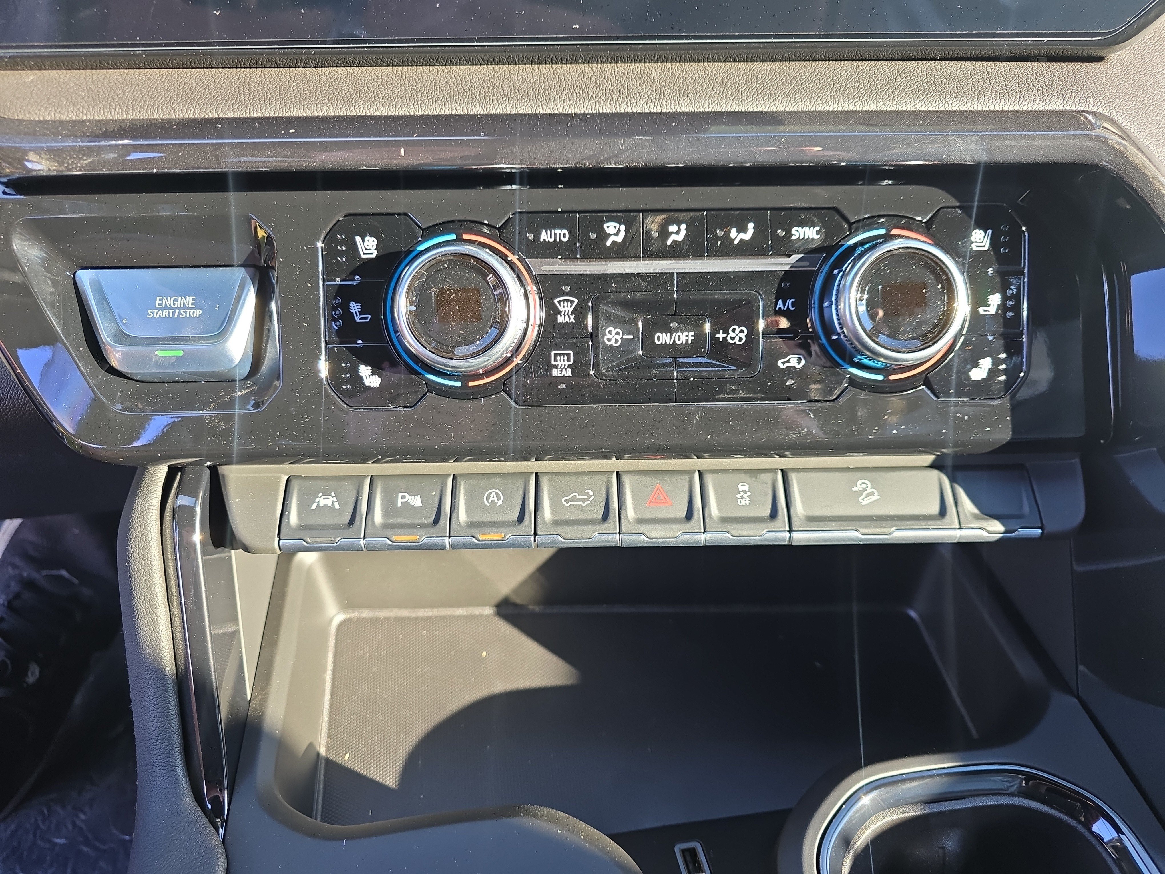New 2026 GMC Sierra 1500 AT4 w/ AT4 Premium Package AWD/4WD image 23