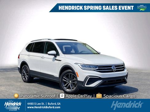 Used 2023 Volkswagen Tiguan SE image 1