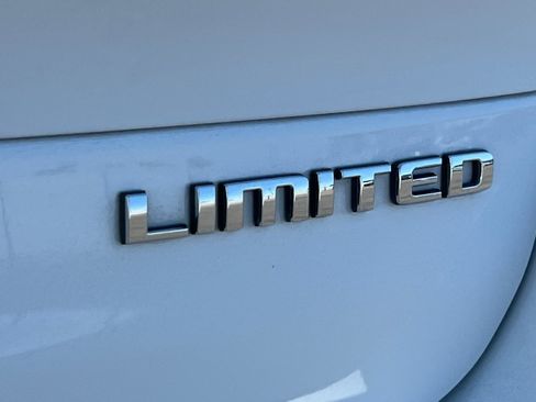 Used 2022 Jeep Grand Cherokee L Limited RWD image 42