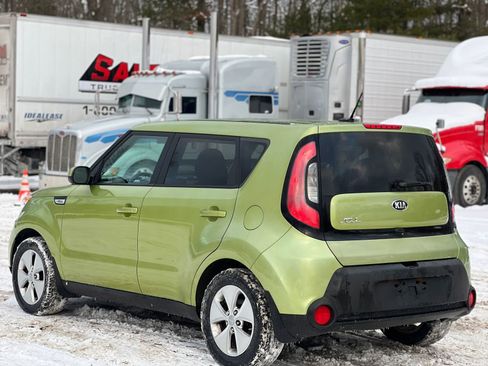 Used 2016 Kia Soul w/ Convenience Package FWD image 4