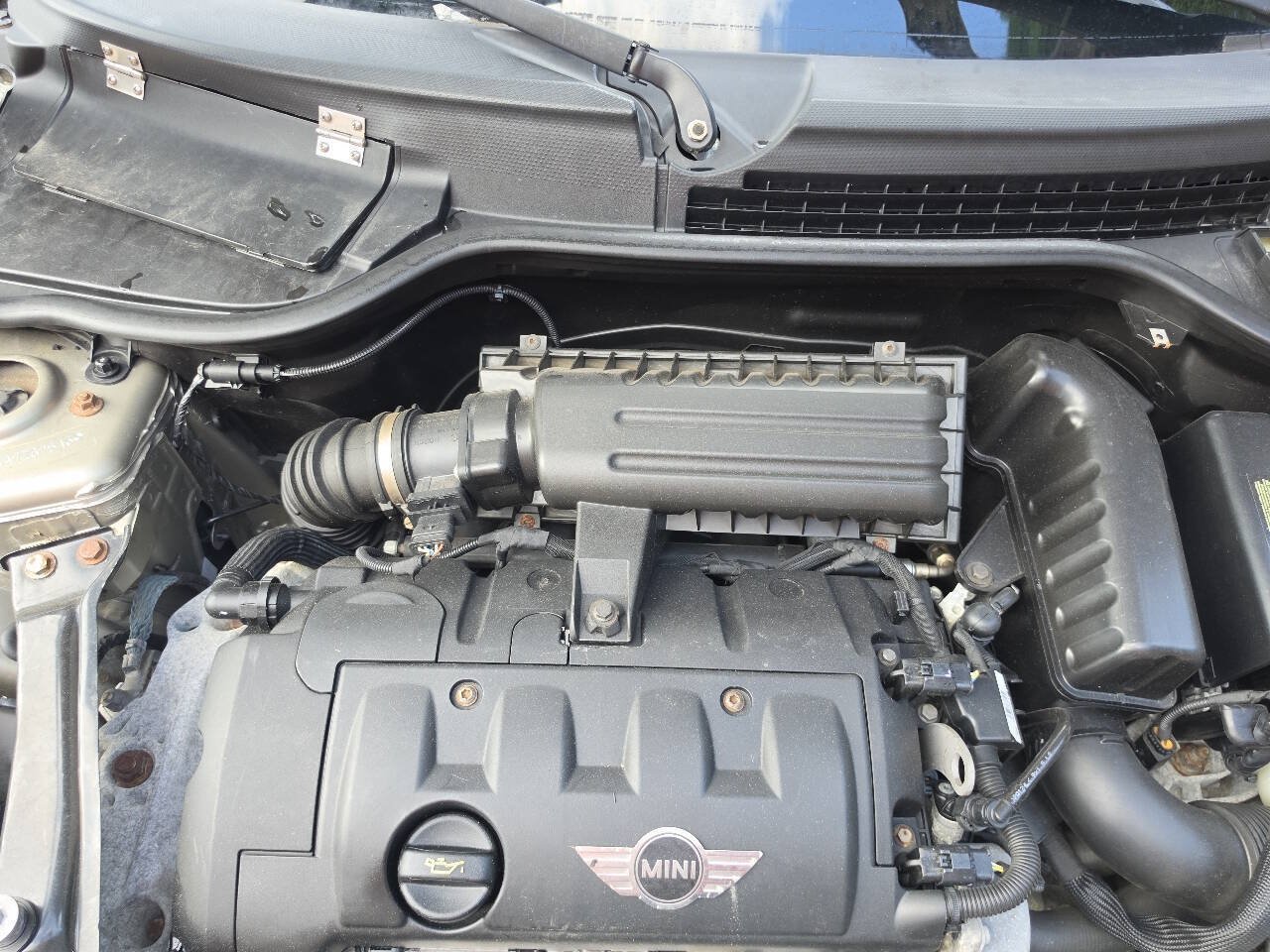 Used 2010 MINI Cooper Hardtop w/ Premium Pkg FWD image 38