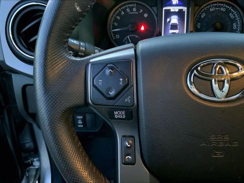 Used 2022 Toyota Tacoma TRD Sport w/ Technology Package AWD/4WD image 23