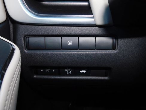 Used 2023 Nissan Rogue SV w/ SV Premium B Package AWD/4WD image 29