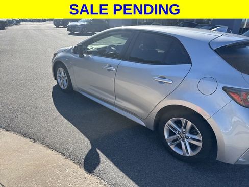 Used 2021 Toyota Corolla SE w/ SE Preferred Package FWD image 9