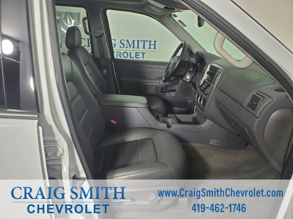 Used 2003 Ford Explorer XLT AWD/4WD image 15