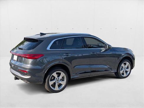 New 2025 Audi Q5 Premium Plus w/ Premium Plus image 2