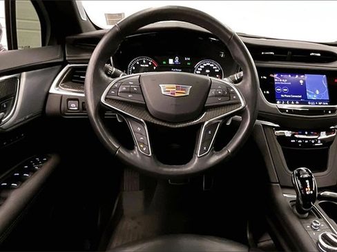 Used 2024 Cadillac XT5 Sportv image 5