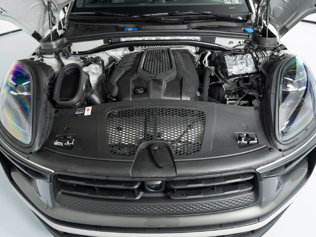 Certified 2026 Porsche Macan Turbo AWD/4WD image 54